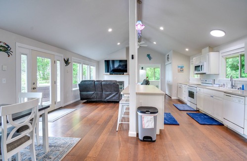 Copalis Beach House | Serene Copalis Beach Getaway: Walk to Beach!