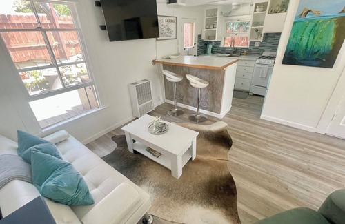 Toro Canyon Cottage | Serene cottage with fitness room in Carpinteria