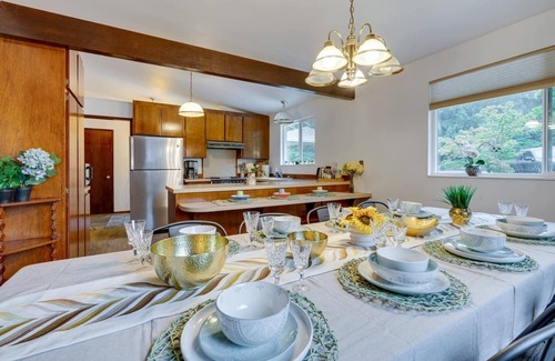 Lake Forest Park House | Serene & Cozy Home in Lake Forest Park