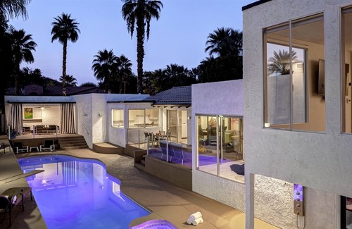 The Mesa House | Serene Desert Getaway