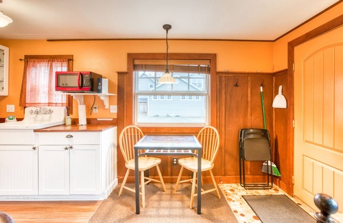 Downtown Cannon Beach Cottage | Serene Dog-Friendly Cottage - Blocks to Beach & Downtown