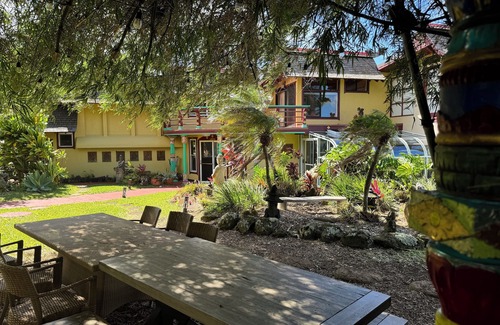 Huelo House | Serene Eco Retreat: Ocean Views, Waterfalls, and Scenic Trails!