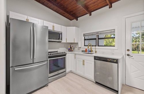 Alva House | Serene & Elegant 2-bedroom house with WiFi/AC in fantastic Alva