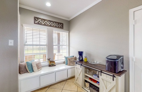 Blessing House | Serene farm stay with a pond, spacious porch