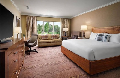 Flagstaff Hotel | Serene Forest Retreat w/Private Nature Trail and Gourmet Dining