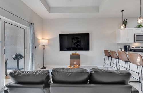 Westminister House | Serene Golf View Retreat by RedAwning