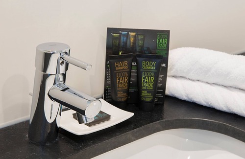 Wageningen Hotel | Serene Hideaway w/Spa, Gym & Onsite Dining | Outdoor Adventure & Local Landmarks