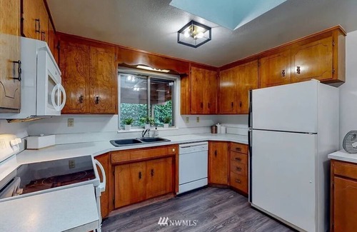 Lakewood House | Serene Hideaway with Lush Backyard Oasis: Historical Steilacoom
