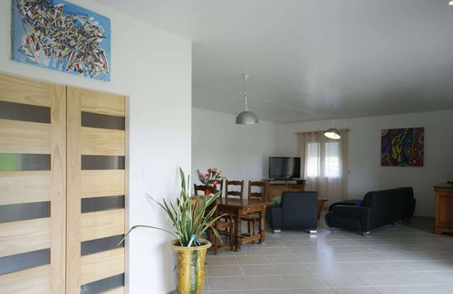 Pradons House | Serene Holiday Home in Pradons with Swimming Pool