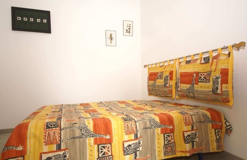 Pradons House | Serene Holiday Home in Pradons with Swimming Pool