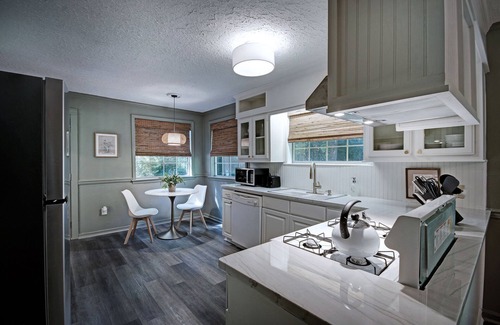 Fondren House | Serene Home in Fondren Location Near Hospitals