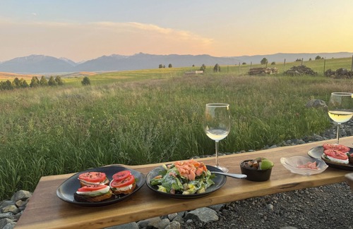 Enterprise House | Serene Japanese Home with Breathtaking Views in Oregon — Only 15 Min to Joseph