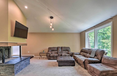 Joliet House | Serene Joliet Retreat w/ Grill, 3 Mi to Speedway!