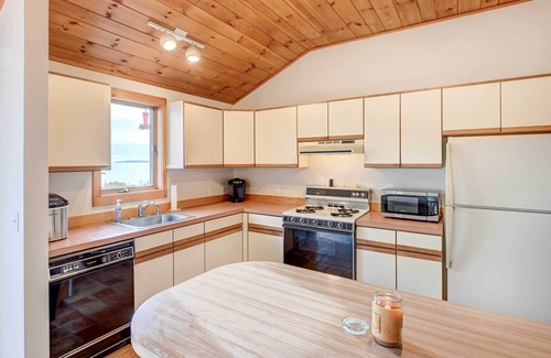 Jonesport House | Serene Jonesport Escape: Deck w/Water Views!