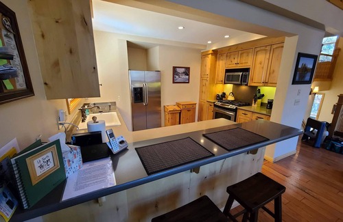 Serene Lakes Cabin | Serene Lakes Cabin w/view close to Sugar Bowl & Truckee