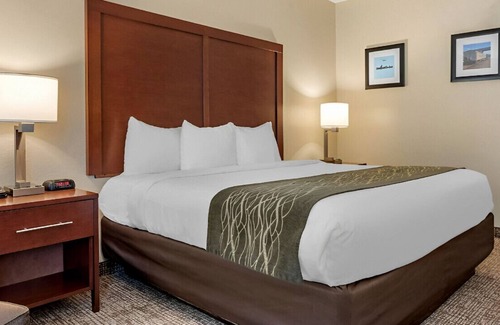 Meridian House | Serene Luxury Escape near Jimmy Rodgers Museum