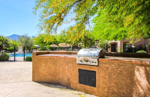 Rancho Vistoso Condo | Serene mountain view condo with balcony, patio, washer/dryer, & board games