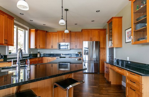 Colwood House | Serene Mountaintop Home with Incredible Views