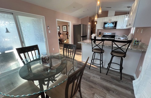 Iona House | Serene Oasis - 2 Bedroom - Less than 5 miles to the beaches!