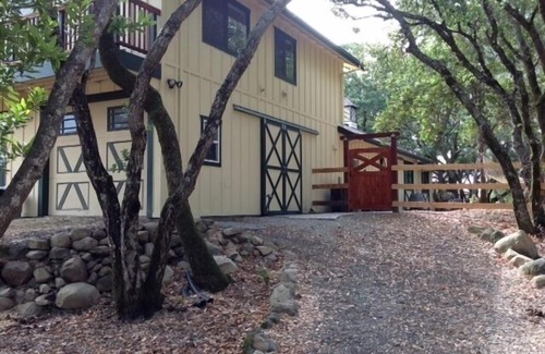Sonoma Cottage | Serene Pied a Terre in the Wine Country (TOT 695N)