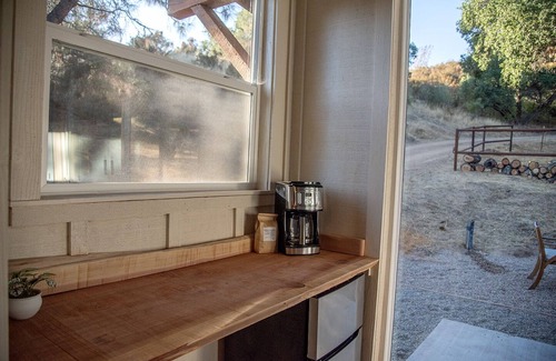 San Luis Obispo House | Serene Ranch Retreat amongst the oaks set on an 165 acres property.