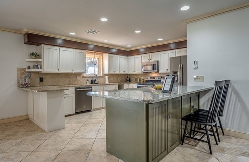 Guthrie House | Serene Ranch style home on acreage