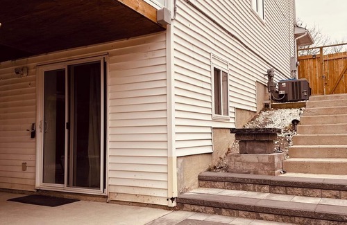 Durham Region House | Serene ravine retreat. 2 mins drive to great fun world Arcade !
