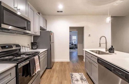 North by Northwest House | Serene Retreat - 3BR 3BA - Minutes to Tech