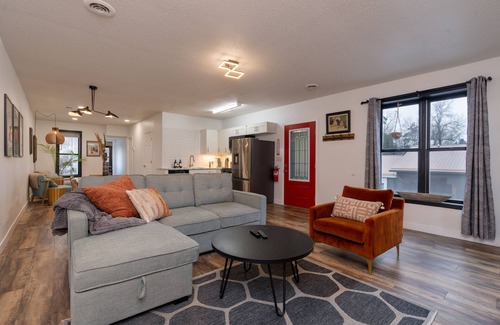 Somerset Apartment | Serene Retreat: Charming Second Story 2-Bedroom 1 Bath Apartment