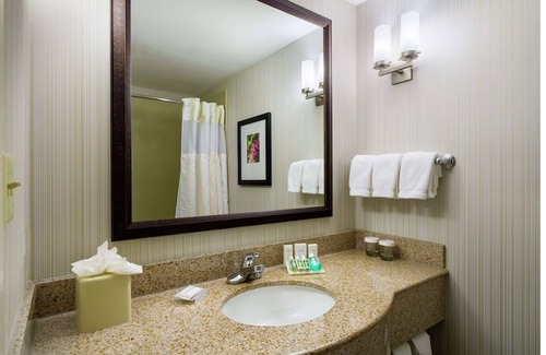 Hopelawn Hotel | Serene Retreat with Heated Pool | Pet-friendly | 3 Units | Near Newark