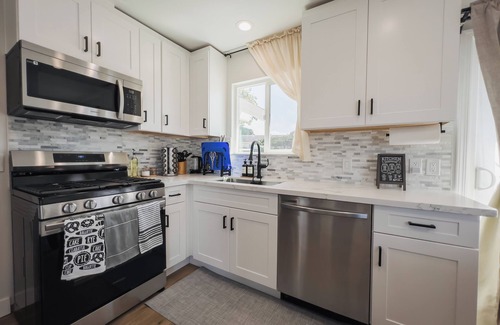 Moss Landing House | Serene river view & beach walk, near Monterey Aquarium, Laguna Seca, Santa Cruz