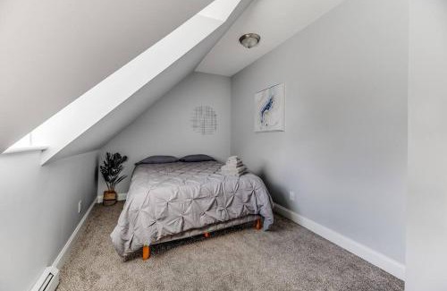 Costigan Apartment | Serene Riverside Retreat - 4BD Getaway near Bangor