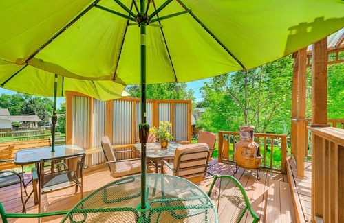 Castlewood House | Serene Rustic Haven, Huge Yard & Decks , ZenDen
