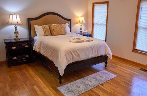 Cuddebackville House | Serene Rustic Retreat with Lake