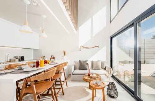 Nea Iraklia Villa | Serene seafront villas
