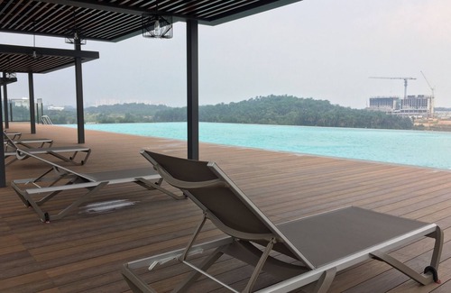 Cyberjaya Apartment | Serene Stay @ Cyberjaya with Netflix | Near KLIA