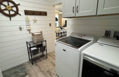 Mendenhaven Apartment | Serene Studio overlooking the river