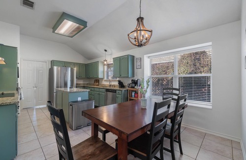 Wylie House | Serene Suburbia Getaway in Wylie