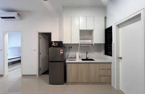 Taman Bukit Mewah Condo | Serene Urban Rest in town next to train/MRT station