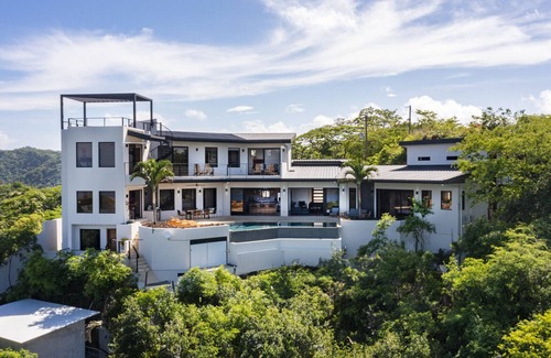 Potrero Villa | Serene Villa: Ocean View Pool, Rooftop Deck, 5 BR - Villa Vista Pacifico
