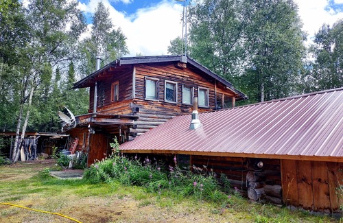 Nenana Cabin | Serene Wilderness, Fly-in, Guest Cabins at Gold King Lodge, WiFi, Sauna & More