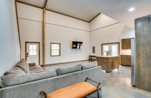 Yantis House | Serene Yantis Getaway - 1 Mi to Lake Fork!