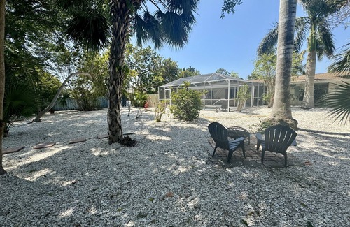 Sarasota House | Serene yard and pool, 1 mile to beach, pets OK, patio TV, Kayaks