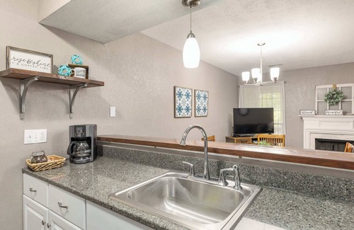 Table Rock Condo | Serenitee Pointe - 2 Bd 2 Bath Indoor Outdoor Pool, Hot tub