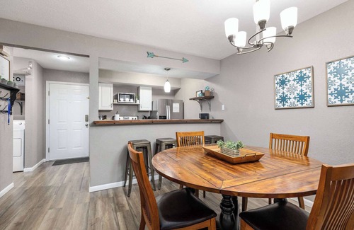 Table Rock Condo | Serenitee Pointe - 2 Bd 2 Bath Indoor Outdoor Pool, Hot tub