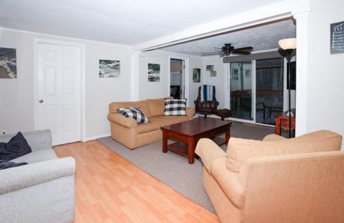 Spottswood House | Serenity Awaits on Buffalo Creek