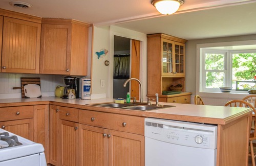 Town of Jerusalem Cottage | Serenity Cove - Tranquil Setting and Level Lakefront!