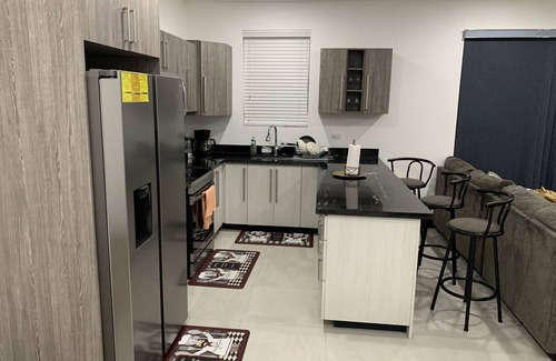 Runaway Bay Apartment | Serenity Haven: Your Ultimate Runaway Bay Escape
