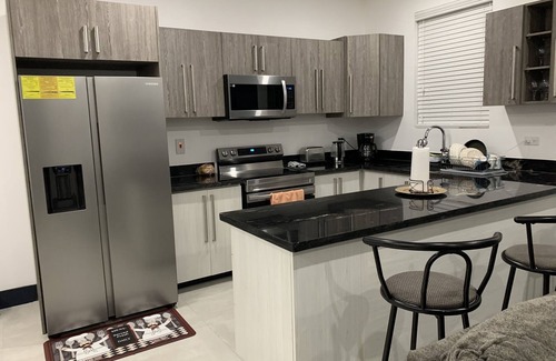 Runaway Bay Apartment | Serenity Haven: Your Ultimate Runaway Bay Escape