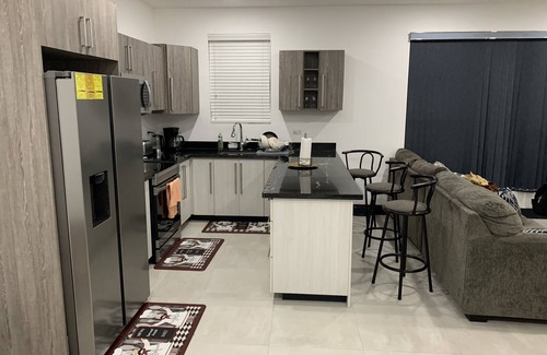 Runaway Bay Apartment | Serenity Haven: Your Ultimate Runaway Bay Escape